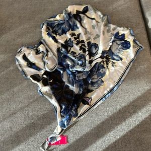 New Vince camuto scarf